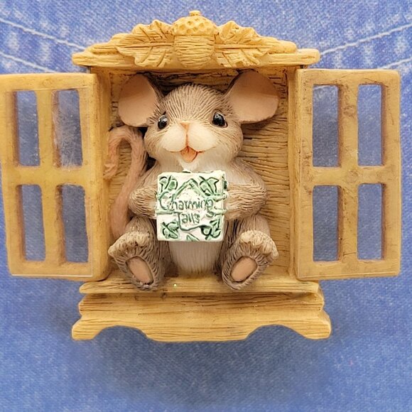 Charming Tails Lapel Pin Collecting Is Full Of Surprises Membership Kit 97/117 - Picture 1 of 4